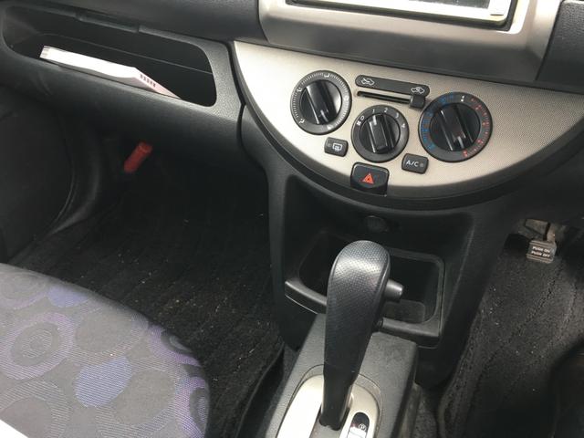 ナビ TV アルミ Wエアバッグ 4WD CD エアコン(11枚目)