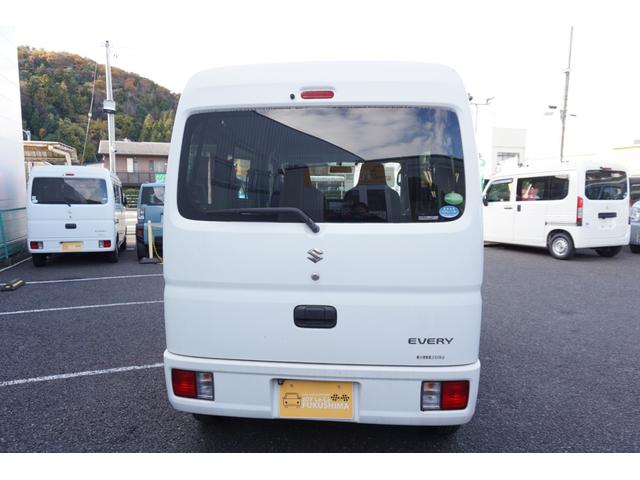 エブリイ ＰＣ　４ＷＤ　ハイルーフ　切り替え４ＷＤ　２ｎｄ発進　ナビ　バックカメラ　ＥＴＣ　５ＡＧＳ　パワーウインドウ　キーレス　１７型　オーバーヘッドコンソール　禁煙車　１年保証・整備付（9枚目）