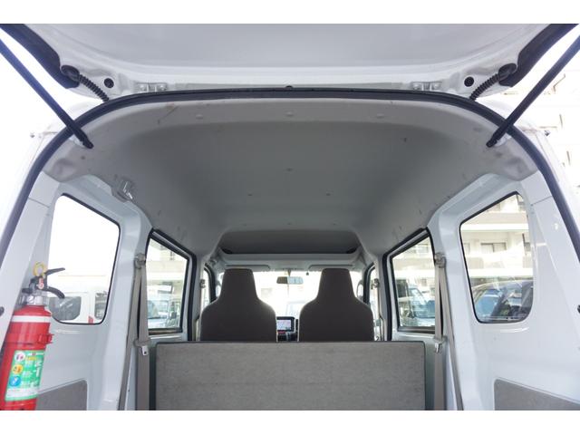 エブリイ ＰＣ　４ＷＤ　ハイルーフ　切り替え４ＷＤ　２ｎｄ発進　ナビ　バックカメラ　ＥＴＣ　５ＡＧＳ　パワーウインドウ　キーレス　１７型　オーバーヘッドコンソール　禁煙車　１年保証・整備付（17枚目）