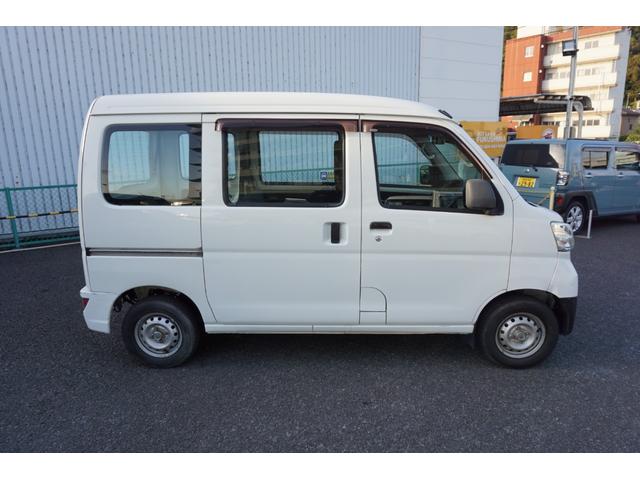 商品車修理中や商談中の場合がある為ご来店前には在庫確認も兼ねて一度お電話を頂けると大変助かります。※営業スタッフ不在時あります。ご迷惑をお掛けしますがご協力の程よろしくお願いします