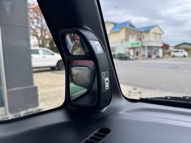 N-BOXカスタム G・ターボパッケージ 4WD 両側電動スライドドア ナビ Bluetooth機能 全周囲カメラ アイドリングストップ ステアリングリモコン ETC オートライト(17枚目)