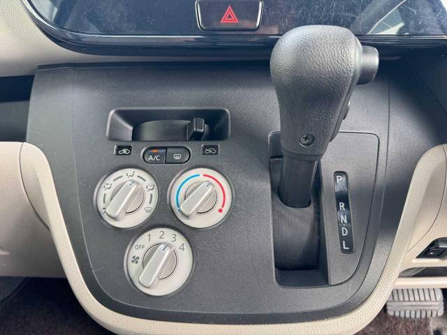 デイズルークス Ｘ　４ＷＤ　衝突被害軽減システム　横滑り防止装置　アイドリングストップ　キーレス　ステアリングリモコン（8枚目）