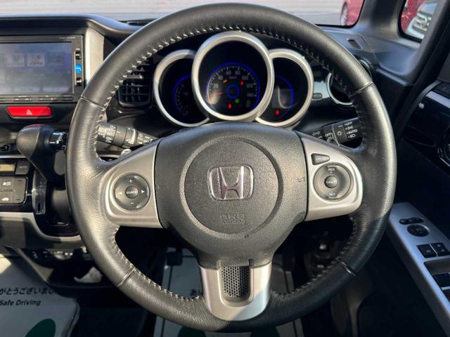 N-BOXカスタム G・ターボLパッケージ 4WD ナビ バックカメラ Bluetooth機能 両側電動スライドドア マニュアルモード パドルシフト クルーズコントロール ステアリングリモコン 横滑り防止装置 オートライト ETC(12枚目)