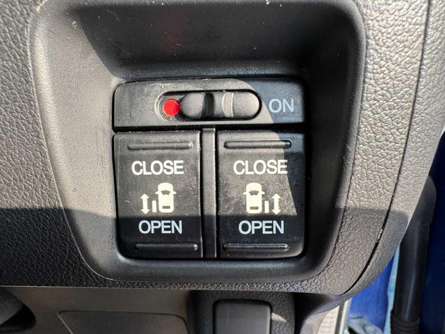 N-BOXカスタム G・ターボLパッケージ 4WD ナビ バックカメラ Bluetooth機能 両側電動スライドドア マニュアルモード パドルシフト クルーズコントロール ステアリングリモコン 横滑り防止装置 オートライト ETC(18枚目)