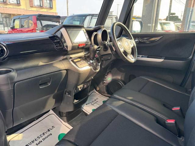 N-BOXカスタム G・ターボLパッケージ 4WD ナビ バックカメラ Bluetooth機能 両側電動スライドドア マニュアルモード パドルシフト クルーズコントロール ステアリングリモコン 横滑り防止装置 オートライト ETC(22枚目)