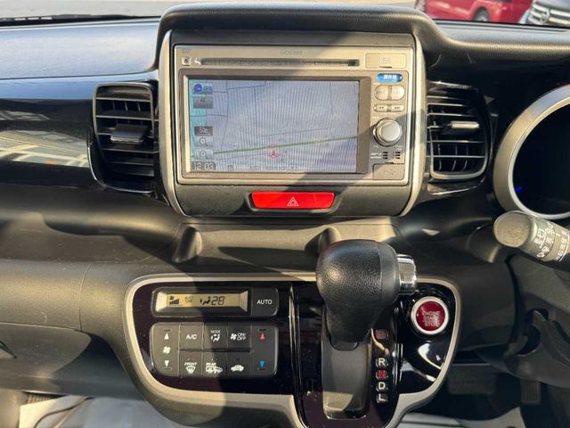 N-BOXカスタム G・Lパッケージ 4WD ナビ ワンセグTV バックカメラ 片側電動スライドドア オートライト 横滑り防止装置 スマートキー ステアリングリモコン(6枚目)