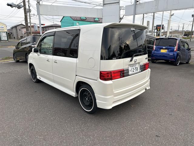 モビリオスパイク Ｗ　４ＷＤ　パワースライドドア　キーレス　パドルシフト　ＨＩＤ　ホワイトリボンタイヤ　　ＥＴＣ　オートエアコン（17枚目）