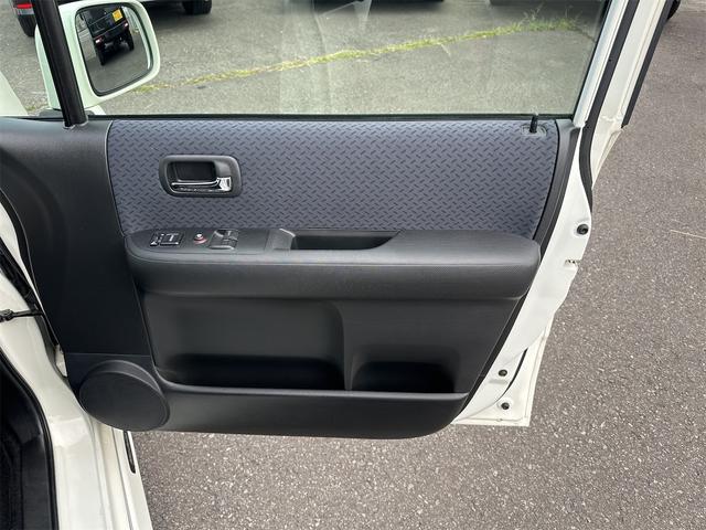 モビリオスパイク Ｗ　４ＷＤ　パワースライドドア　キーレス　パドルシフト　ＨＩＤ　ホワイトリボンタイヤ　　ＥＴＣ　オートエアコン（28枚目）