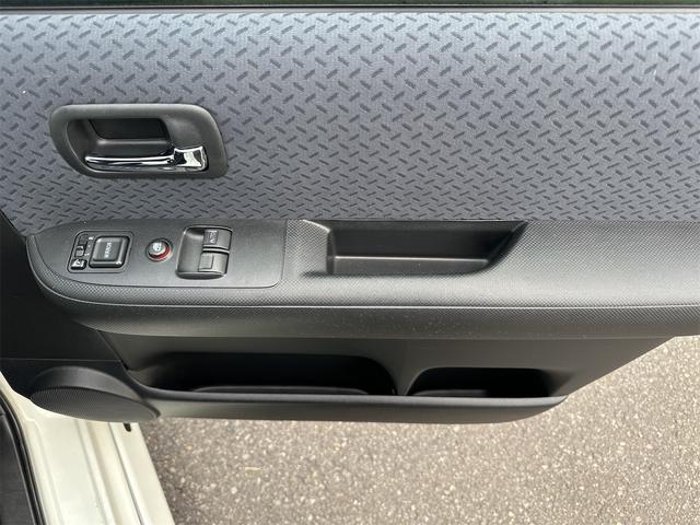 モビリオスパイク Ｗ　４ＷＤ　パワースライドドア　キーレス　パドルシフト　ＨＩＤ　ホワイトリボンタイヤ　　ＥＴＣ　オートエアコン（29枚目）