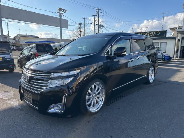 エルグランド ３５０ハイウェイスタープレミアム　４ＷＤ　サンルーフ　ローダウン　２０インチＡＷ　両側パワースライドドア　パワーバックドア　スマートキー　ＨＩＤ　レザーシート　シートヒーター（11枚目）