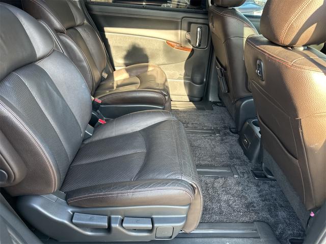 エルグランド ３５０ハイウェイスタープレミアム　４ＷＤ　サンルーフ　ローダウン　２０インチＡＷ　両側パワースライドドア　パワーバックドア　スマートキー　ＨＩＤ　レザーシート　シートヒーター（46枚目）