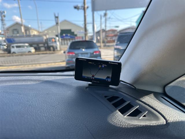 エルグランド ３５０ハイウェイスタープレミアム　４ＷＤ　サンルーフ　ローダウン　２０インチＡＷ　両側パワースライドドア　パワーバックドア　スマートキー　ＨＩＤ　レザーシート　シートヒーター（65枚目）