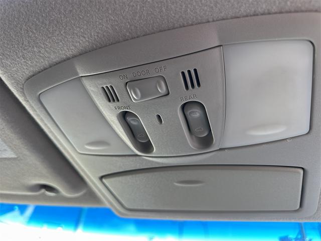 エルグランド ３５０ハイウェイスタープレミアム　４ＷＤ　サンルーフ　ローダウン　２０インチＡＷ　両側パワースライドドア　パワーバックドア　スマートキー　ＨＩＤ　レザーシート　シートヒーター（70枚目）