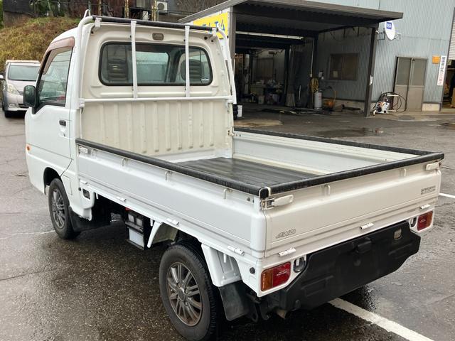 サンバートラック ＴＣ　４ＷＤ　オートマ　エアコン　パワステ（8枚目）