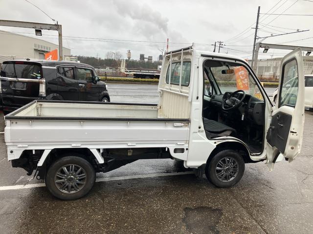 サンバートラック ＴＣ　４ＷＤ　オートマ　エアコン　パワステ（9枚目）