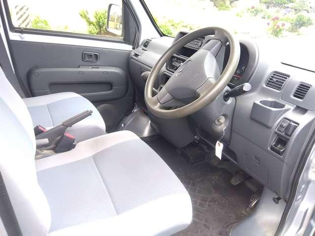 ハイゼットカーゴ 　デッキバン・４ＷＤ・５Ｆマニュアル・≪車検２年付≫・走行６４０００キロ（5枚目）