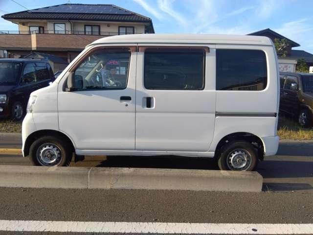 ハイゼットカーゴ デラックスリミテッド　デラックス・ハイルーフ・車検２付・４ＷＤ・走行７５０００キロ（5枚目）