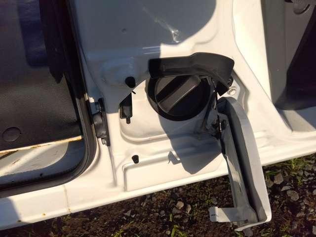 ハイゼットカーゴ デラックスリミテッド　デラックス・ハイルーフ・車検２付・４ＷＤ・走行７５０００キロ（13枚目）