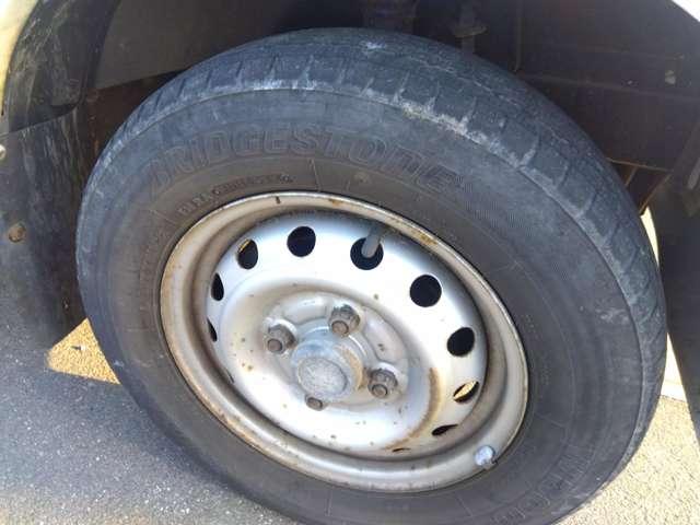 ハイゼットカーゴ デラックスリミテッド　デラックス・ハイルーフ・車検２付・４ＷＤ・走行７５０００キロ（14枚目）