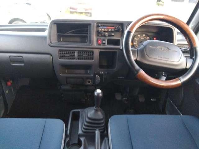 サンバーバン トランスポーター ≪車検2年付≫・5Fマニュアル・切替4WD・タイベル交換ステッカー有り(3枚目)