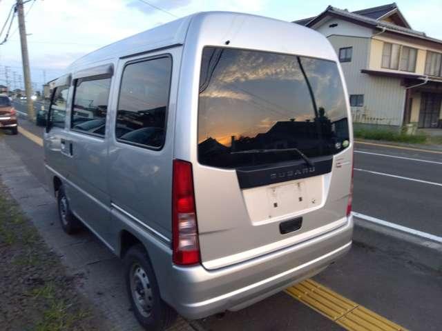 サンバーバン トランスポーター ≪車検2年付≫・5Fマニュアル・切替4WD・タイベル交換ステッカー有り(8枚目)