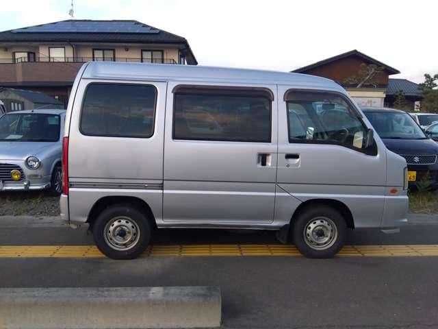 サンバーバン トランスポーター ≪車検2年付≫・5Fマニュアル・切替4WD・タイベル交換ステッカー有り(10枚目)