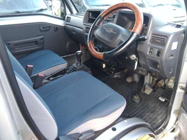 サンバーバン トランスポーター ≪車検2年付≫・5Fマニュアル・切替4WD・タイベル交換ステッカー有り(12枚目)