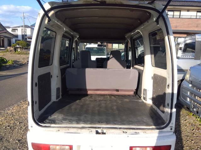 ハイゼットカーゴ ≪車検2年付≫・5Fマニュアル・4WD・修復歴Rフロア修正(10枚目)