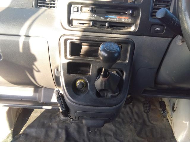 ハイゼットカーゴ ≪車検2年付≫・5Fマニュアル・4WD・修復歴Rフロア修正(13枚目)