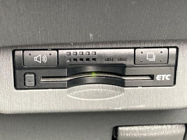 プリウスアルファ Ｓ　純正ワンセグＳＤナビ　純正ＣＤ　バックカメラ　ＥＴＣ　スマートキー　オートライト　フロントフォグ　ウレタンステア　ウィンカーミラー　ステアスイッチ　純正１６インチアルミ　オートエアコン　ハロゲンライト（19枚目）