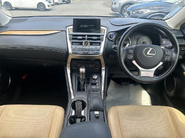 ＮＸ ＮＸ３００ｈ　バージョンＬ　４ＷＤ　追突防止装置　純正フルセグＳＤナビ　Ｂｌｕｔｅｔｏｏｔｈ　全方位モニター　プリクラッシュセーフティ　レーダークルーズ　自動バックドア　シート／ステアヒーター　ＬＥＤオートライト　横滑防止装置（7枚目）