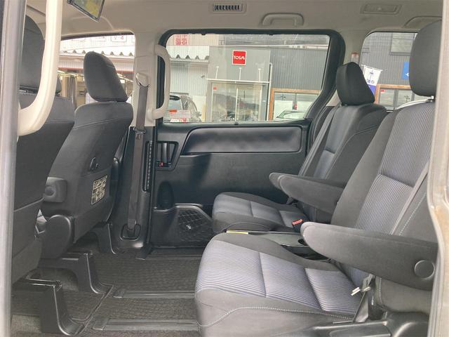 ヴォクシー ZS 煌 4WD アルパイン製9インチフルセグメモリーナビ アルパイン製後席モニター 両側電動スライドドア バックカメラ ETC LEDヘッドランプ オートライト スマートキー アイドリングストップ(32枚目)