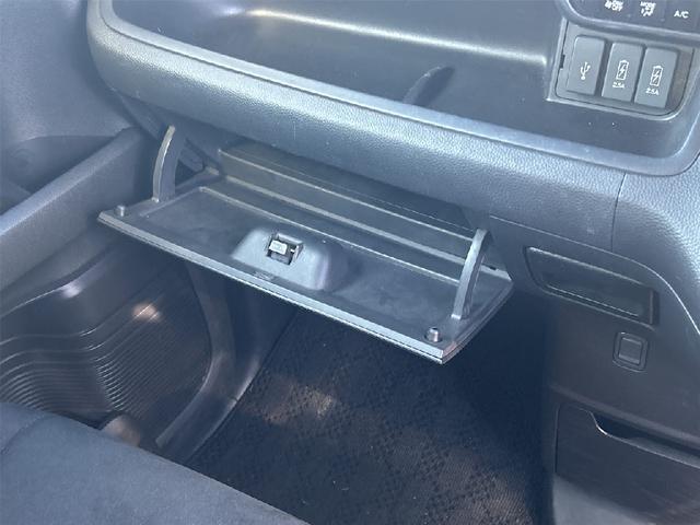 N-BOXカスタム G・Lホンダセンシング 4WD 純正8インチフルセグメモリーナビ 両側電動スライドドア 衝突被害軽減システム バックカメラ ETC LEDヘッドライト オートライト スマートキー レーンアシスト シートヒーター(26枚目)