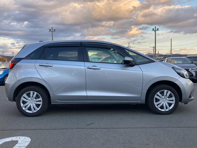 フィット e:HEVベーシック 4WD ギャザースメモリーナビ Bluetooth バックカメラ ETC LEDヘッドランプ スマートキー クリアランスソナー/バックソナー オートマチックハイビーム オートクルーズコントロール(42枚目)