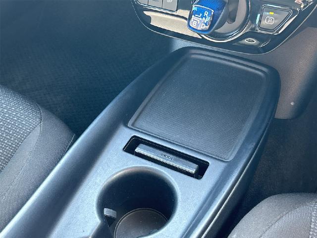 プリウス Ｓ　４ＷＤ　社外メモリーナビ　ＣＤ　Ｂｌｕｅｔｏｏｔｈ　バックカメラ　衝突被害軽減システム　ＥＴＣ　ＬＥＤヘッドランプ　スマートキー　レーンアシスト　オートクルーズコントロール　オートライト（15枚目）