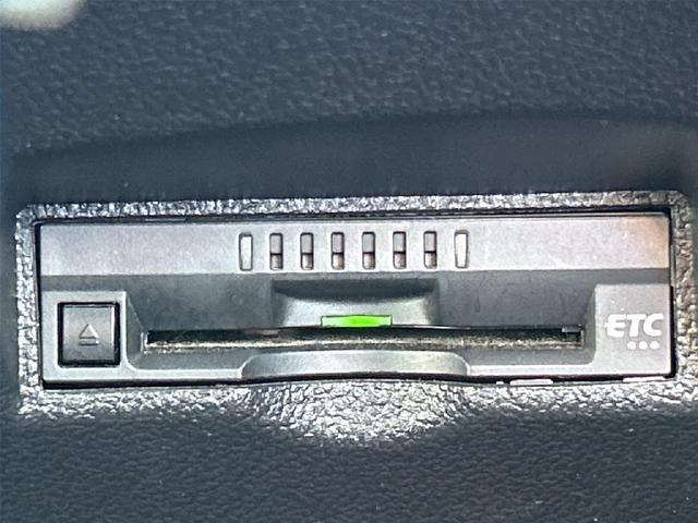 プリウス Ｓ　４ＷＤ　社外メモリーナビ　ＣＤ　Ｂｌｕｅｔｏｏｔｈ　バックカメラ　衝突被害軽減システム　ＥＴＣ　ＬＥＤヘッドランプ　スマートキー　レーンアシスト　オートクルーズコントロール　オートライト（26枚目）