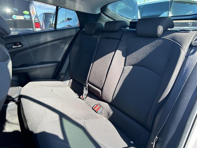 プリウス Ｓ　４ＷＤ　社外メモリーナビ　ＣＤ　Ｂｌｕｅｔｏｏｔｈ　バックカメラ　衝突被害軽減システム　ＥＴＣ　ＬＥＤヘッドランプ　スマートキー　レーンアシスト　オートクルーズコントロール　オートライト（38枚目）