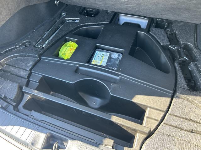 プリウス Ｓ　４ＷＤ　社外メモリーナビ　ＣＤ　Ｂｌｕｅｔｏｏｔｈ　バックカメラ　衝突被害軽減システム　ＥＴＣ　ＬＥＤヘッドランプ　スマートキー　レーンアシスト　オートクルーズコントロール　オートライト（44枚目）