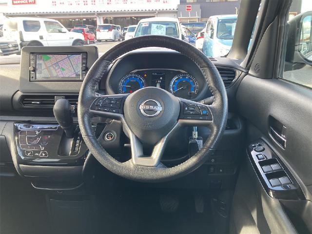 当店は最新鋭の設備を完備した大型工場併設店です☆車検・点検などオーナー様の信頼を得られるよう日々整備士達は努力を欠かしません。ハイブリッドに関する知識や診断機など確りご用意し安心をお届けします☆