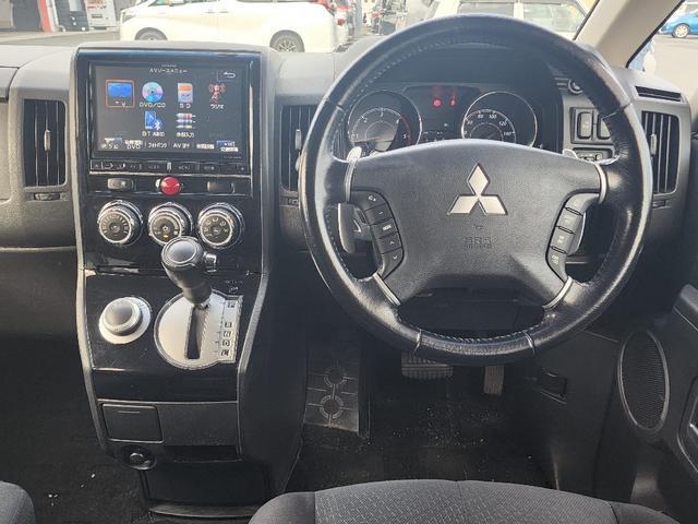 デリカＤ：５ Ｄ　パワーパッケージ　４ＷＤ　ターボ　ワンオーナー　アルパイン９インチフルセグナビ　Ｂｌｕｔｅｔｏｏｔｈ接続　バックカメラ　フリップダウンモニター　両側自動ドア　シートヒーター　ＨＩＤオートライト　クルーズコントロール（8枚目）