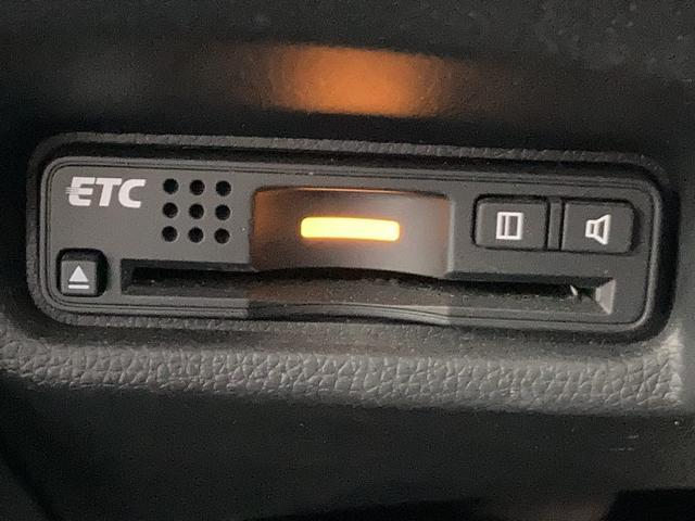 フィットハイブリッド Sパッケージ 4WD 純正フルセグSDナビ Blutetooth接続 バックカメラ エンジンスターター LEDオートライト クルーズコントロール ワイパーデアイサー ミラーヒーター 横滑り防止装置 パドルシフト(14枚目)