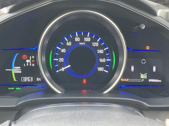 フィットハイブリッド Sパッケージ 4WD 純正フルセグSDナビ Blutetooth接続 バックカメラ エンジンスターター LEDオートライト クルーズコントロール ワイパーデアイサー ミラーヒーター 横滑り防止装置 パドルシフト(26枚目)