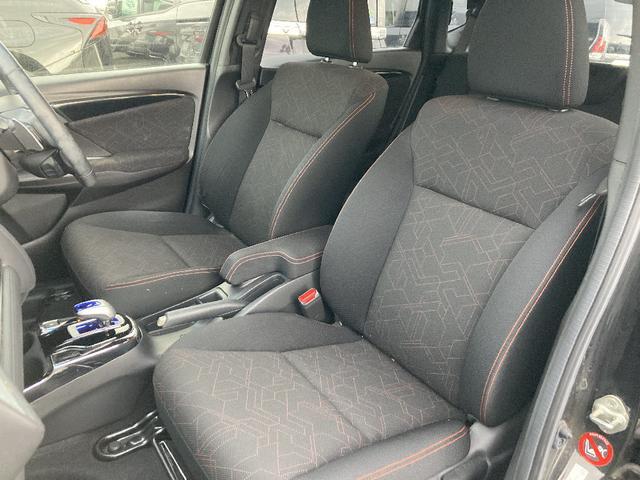 フィットハイブリッド Sパッケージ 4WD 純正フルセグSDナビ Blutetooth接続 バックカメラ エンジンスターター LEDオートライト クルーズコントロール ワイパーデアイサー ミラーヒーター 横滑り防止装置 パドルシフト(29枚目)