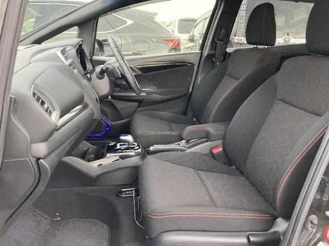 フィットハイブリッド Sパッケージ 4WD 純正フルセグSDナビ Blutetooth接続 バックカメラ エンジンスターター LEDオートライト クルーズコントロール ワイパーデアイサー ミラーヒーター 横滑り防止装置 パドルシフト(30枚目)
