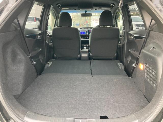 フィットハイブリッド Sパッケージ 4WD 純正フルセグSDナビ Blutetooth接続 バックカメラ エンジンスターター LEDオートライト クルーズコントロール ワイパーデアイサー ミラーヒーター 横滑り防止装置 パドルシフト(35枚目)