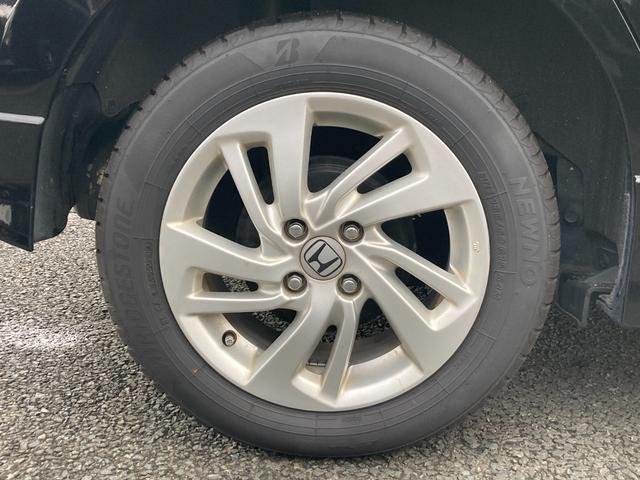 フィットハイブリッド Sパッケージ 4WD 純正フルセグSDナビ Blutetooth接続 バックカメラ エンジンスターター LEDオートライト クルーズコントロール ワイパーデアイサー ミラーヒーター 横滑り防止装置 パドルシフト(49枚目)