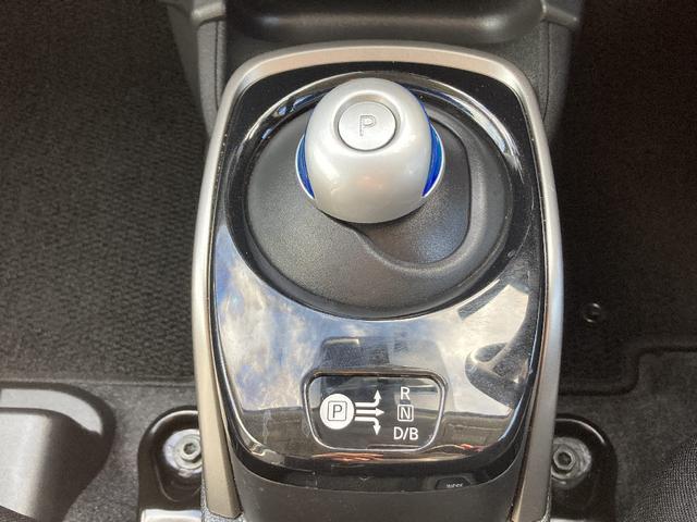 ノート ｅパワーＢ　ＦＯＵＲ　切替式４ＷＤ　全方位モニター　エマージェンシーブレーキ　社外メモリーナビ　Ｂｌｕｅｔｏｏｔｈ　衝突被害軽減システム　ＥＴＣ　クリアランスソナー／バックソナー　インテリジェントキー　盗難防止装置（12枚目）