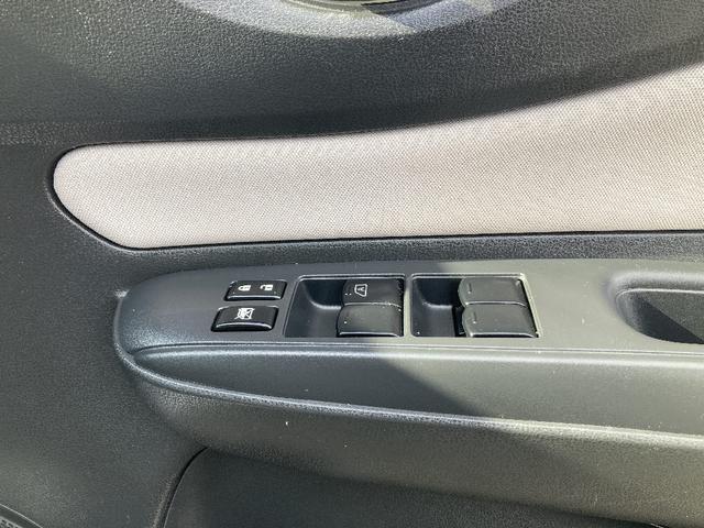 ノート ｅパワーＢ　ＦＯＵＲ　切替式４ＷＤ　全方位モニター　エマージェンシーブレーキ　社外メモリーナビ　Ｂｌｕｅｔｏｏｔｈ　衝突被害軽減システム　ＥＴＣ　クリアランスソナー／バックソナー　インテリジェントキー　盗難防止装置（22枚目）