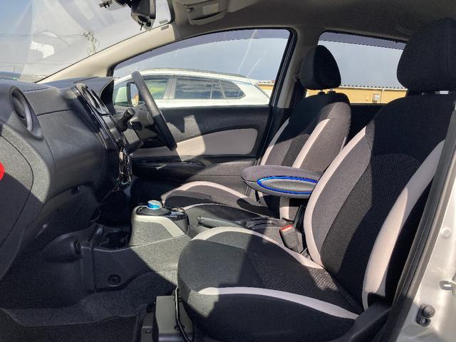 ノート ｅパワーＢ　ＦＯＵＲ　切替式４ＷＤ　全方位モニター　エマージェンシーブレーキ　社外メモリーナビ　Ｂｌｕｅｔｏｏｔｈ　衝突被害軽減システム　ＥＴＣ　クリアランスソナー／バックソナー　インテリジェントキー　盗難防止装置（29枚目）