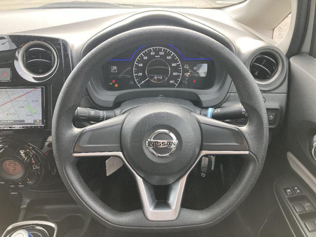 ノート ｅパワーＢ　ＦＯＵＲ　切替式４ＷＤ　社外メモリーナビ　ＣＤ／ＤＶＤ／Ｂｌｕｅｔｏｏｔｈ　アラウンドビューモニター　エマージェンシーブレーキ　　ＥＴＣ　スマートキー　横滑り防止装置　フロント／バックソナー　オートライト（16枚目）